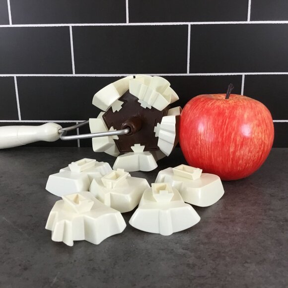 Vintage West German Cookie Cutter Wheel 10 Shapes Rolling Baking Tool 1980s - Picture 9 of 9